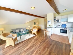 Unclassified image, 2 of 20, button