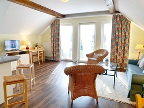 Unclassified image, 5 of 20, button