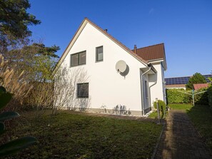 Unclassified image, 3 of 12, button