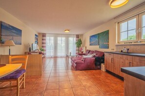 Unclassified image, 3 of 24, button