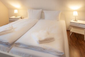 3 quartos, escrivaninha, Wi-Fi, roupa de cama