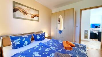 2 bedrooms, WiFi, bed sheets