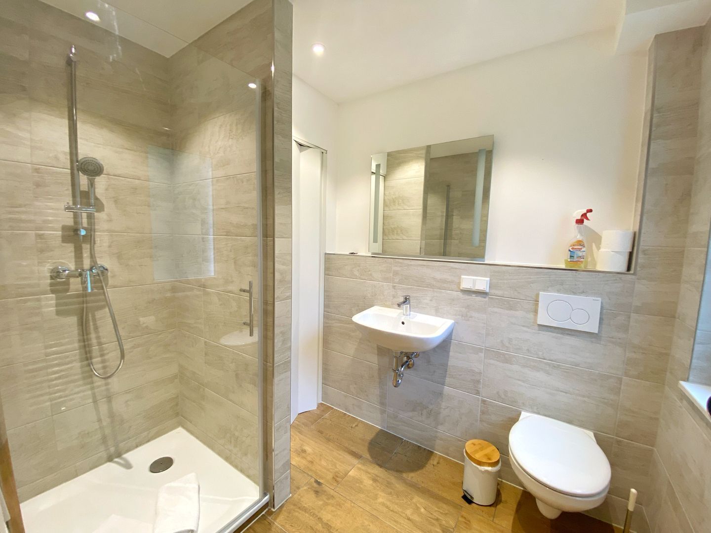Shower, towels