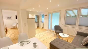 Fernseher, Stereoanlage