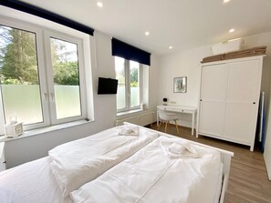 Unclassified image, 5 of 29, button