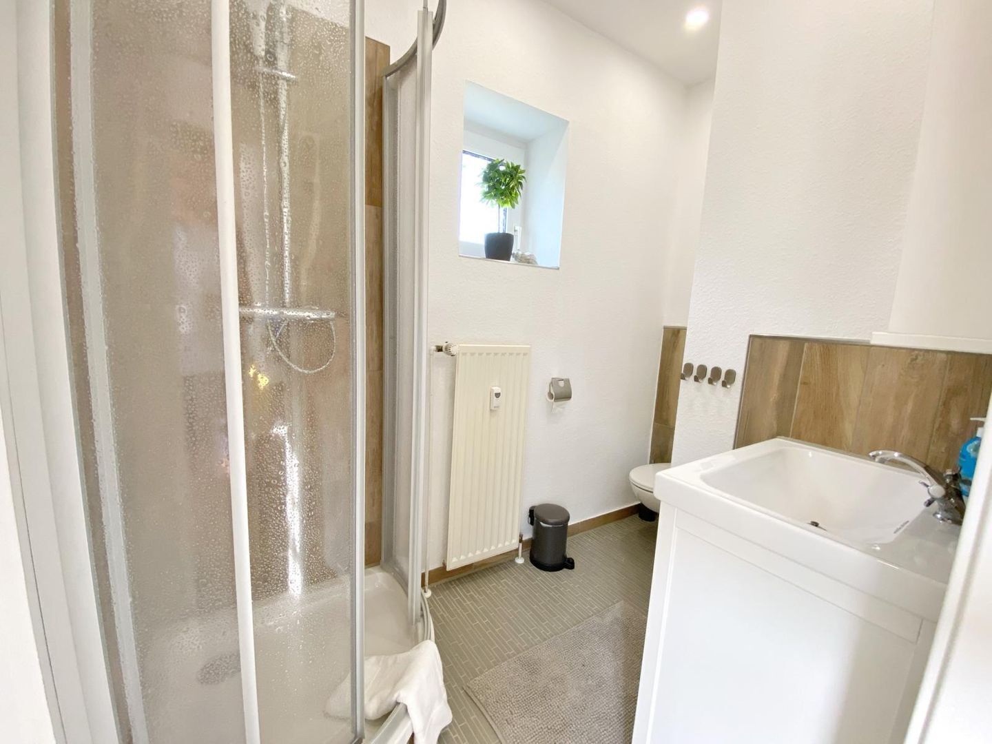Douche, serviettes fournies