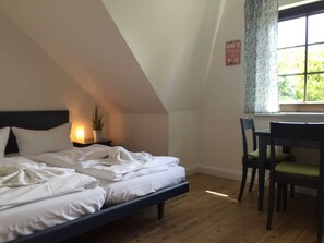 2 bedrooms, WiFi, bed sheets