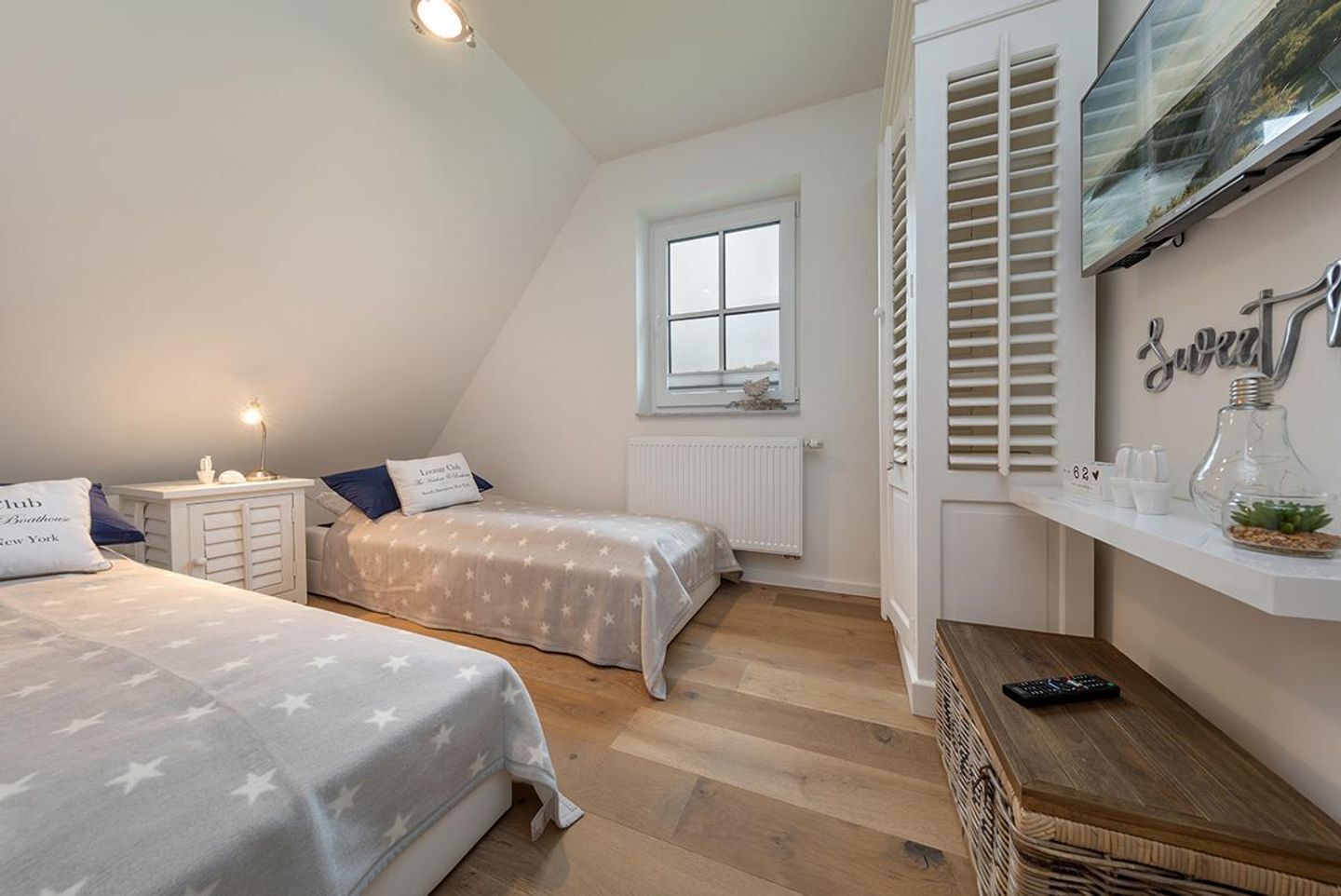 2 Schlafzimmer, Zimmersafe, Bügeleisen/Bügelbrett, WLAN