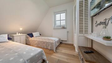 2 Schlafzimmer, Zimmersafe, Bügeleisen/Bügelbrett, WLAN