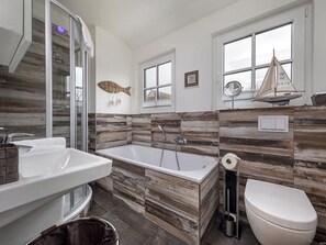 Een douche, een haardroger, handdoeken