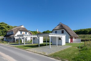 Unclassified image, 5 of 36, button