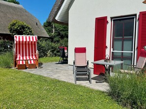 Unclassified image, 2 of 36, button