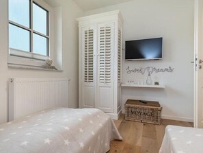 2 bedrooms, in-room safe, iron/ironing board, WiFi