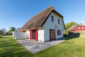 Unclassified image, 3 of 36, button