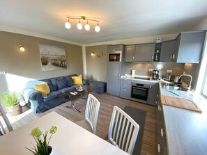 Unclassified image, 3 of 32, button