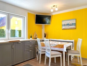 Unclassified image, 5 of 32, button