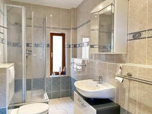 Unclassified image, 4 of 17, button