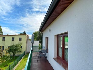 Unclassified image, 5 of 17, button