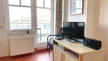 Fernseher, DVD-Player, Stereoanlage