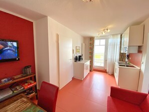 Unclassified image, 2 of 13, button