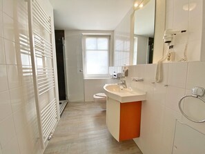 Unclassified image, 4 of 7, button