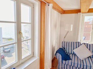 صورة غير مصنفة، 3 من 15، زرّ