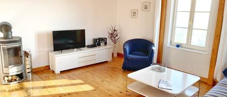 Fernseher, Stereoanlage