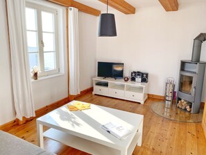 Unclassified image, 4 of 11, button