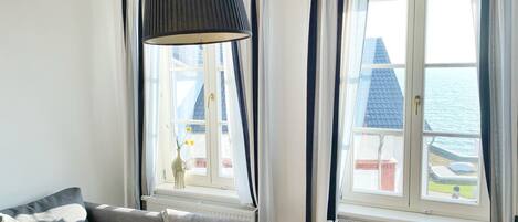 Fernseher, Stereoanlage