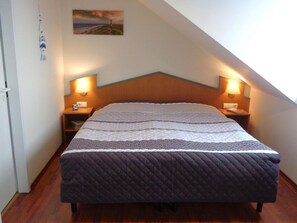 1 bedroom, bed sheets - Hafenresidenz - Apartment 37 "Windland" - Hafenresidenz Wiek (Wiek)