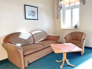 TV - Sea view apartment no. 31 in the Villa Anna in Sassnitz on Rügen - Sassnitz - (Sassnitz)