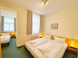 2 habitaciones, escritorio, wifi y ropa de cama 