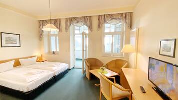 1 bedroom, desk, WiFi, bed sheets