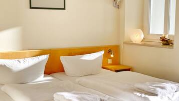 1 Schlafzimmer, Schreibtisch, WLAN, Bettwäsche