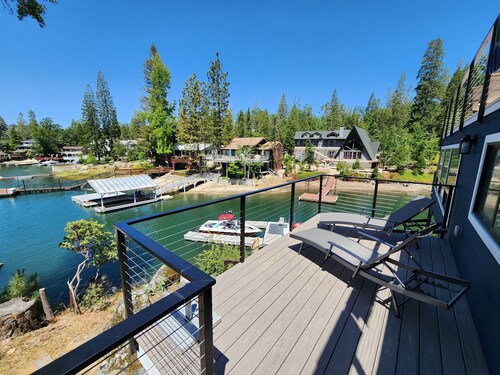 Bass Lakefront Luxury w/ private dock and game/bar room