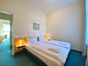 2 slaapkamers, een bureau, wifi, beddengoed