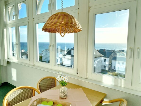 Dining - Sea view apartment no. 22 in the Villa Anna in Sassnitz on Rügen - Sassnitz - (Sassnitz)