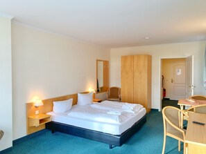 Unclassified image, 4 of 15, button