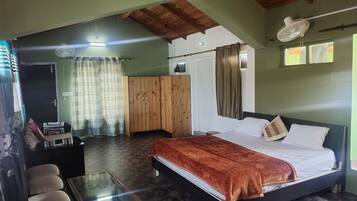 1 chambre, fer et planche Ă repasser, Wi-Fi, draps fournis