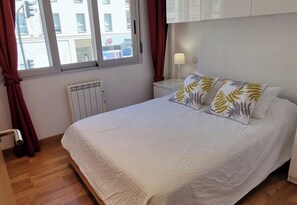 2 habitaciones, tabla de planchar con plancha, wifi y ropa de cama