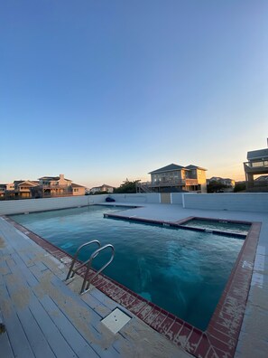 Pool - Oceanside DUCK Beach Home, 5 minute walk to Beach & Shops (Duck)