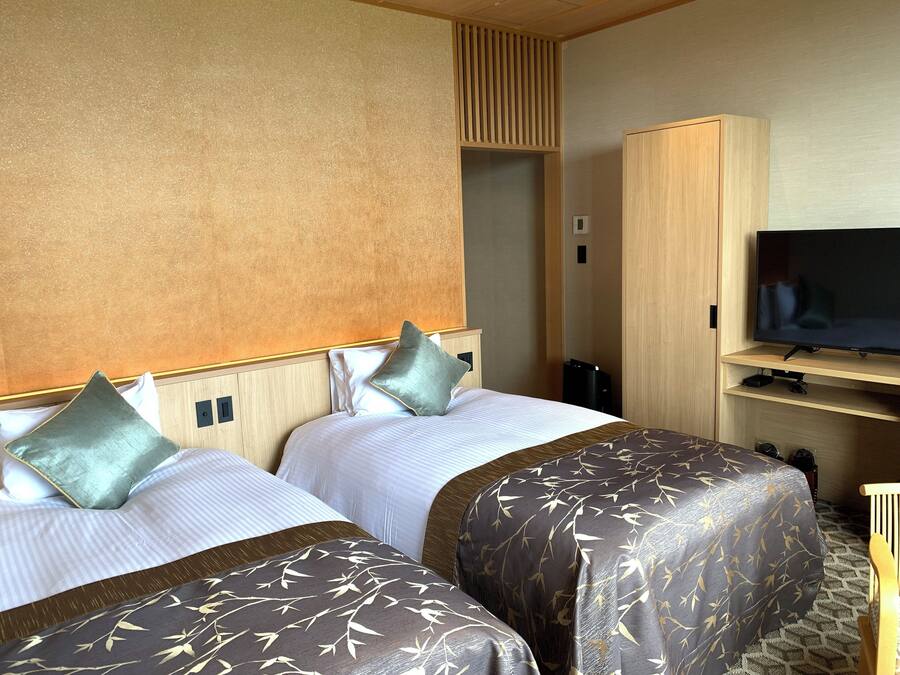 Superior Twin Room, Ocean View (With Shower Booth) Non Smoking | Free WiFi, bed sheets