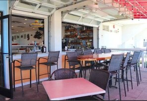 Bar (on property) - Ocean Sands Resort Oceanfront condo with 2 Oceanfront Balconies!! (Virginia Beach)