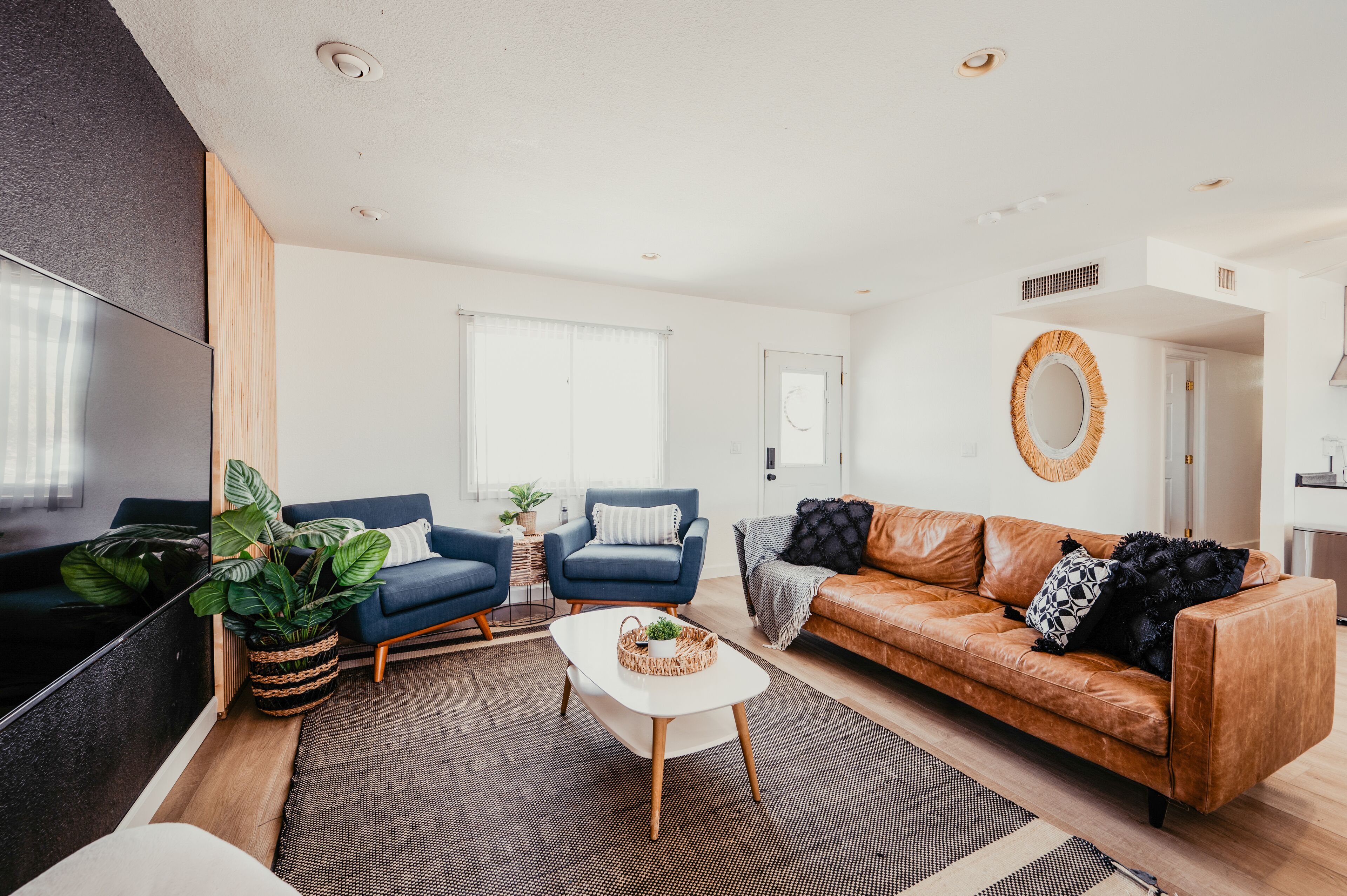 TV connectée, jeux vidéo, lecteur de DVD, baby-foot