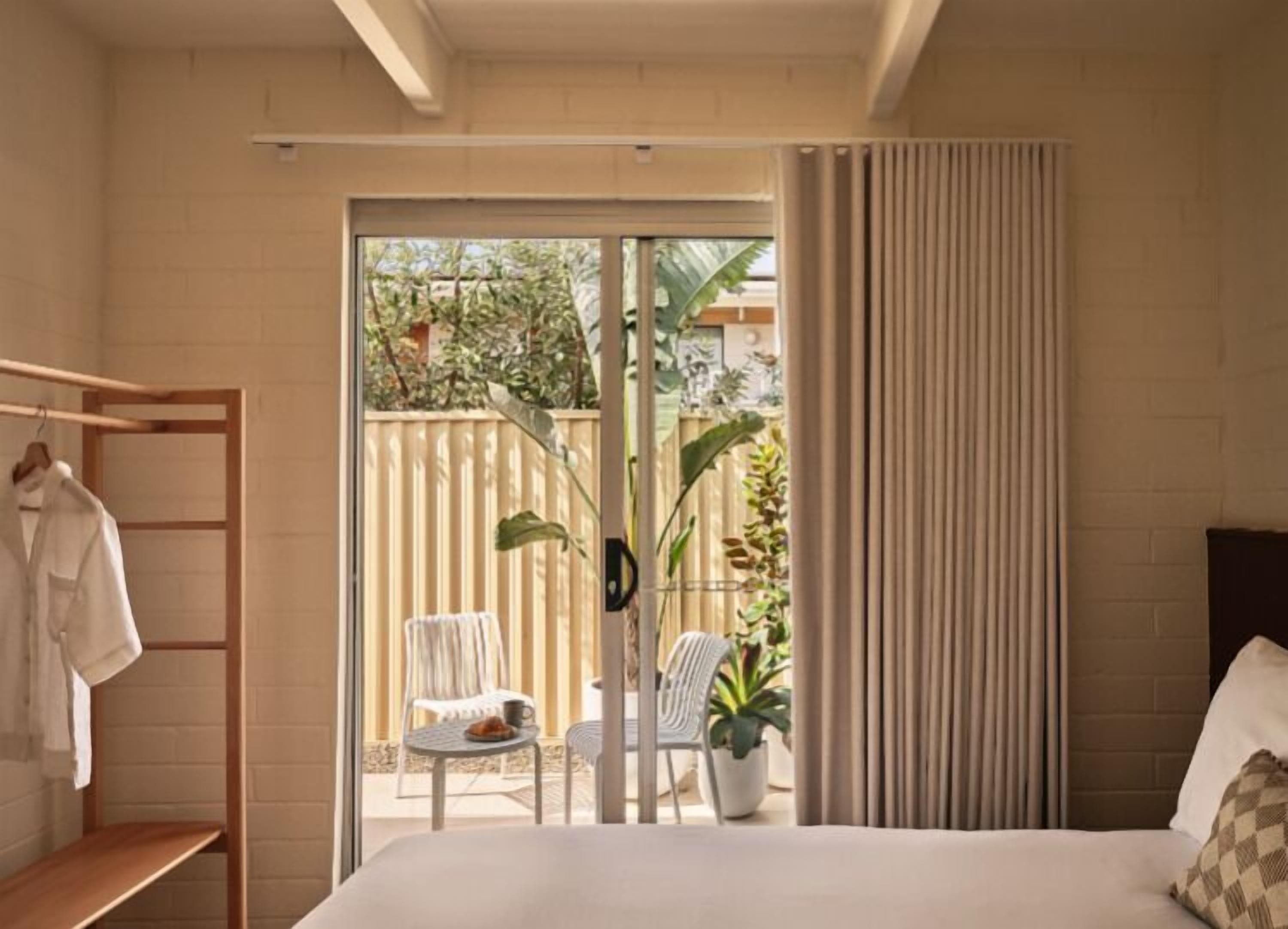 Blackout curtains, soundproofing, iron/ironing board, free WiFi