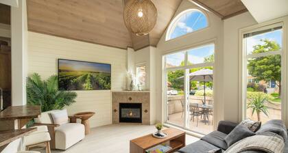 Downtown Townhouse - Private Entrance (dog friendly)