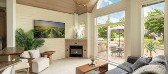 Downtown Townhouse - Private Entrance (dog friendly)