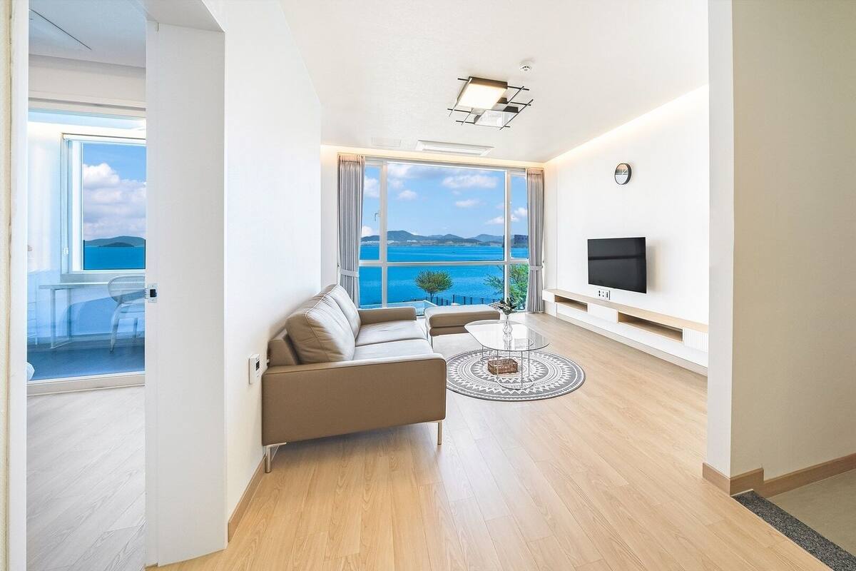 Basic Room, 2 Bedrooms (B 201 (Ocean view)) | 1 bedroom, WiFi (free)