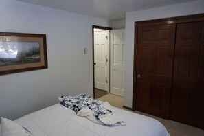 Room - Beautiful Condo Close to Downtown (McCall)