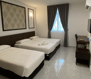 Deluxe Triple Room - Palette Cara Hulu Near Jonker Street Malacca (Malacca City)